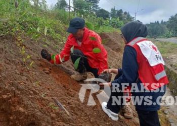Momen Hari OTDA PMI Kab Sukabumi dan Komunitas Sepatu Ceko Hijaukan Lingkaran Utara