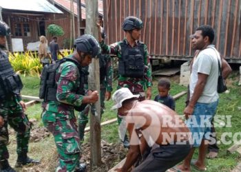 Jalin Keakraban Dengan Masyarakat Di Perbatasan, Ini Yang Dilakukan Satgas Yonif 310/KK !