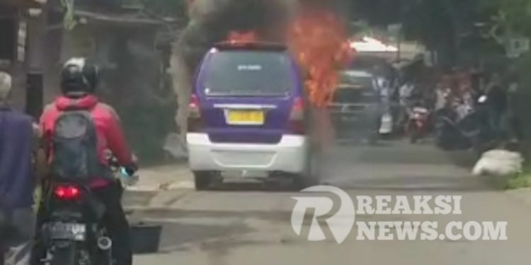 Angkutan Umum Terbakar, Diduga Penyebab Kebocoran Saluran Bahan Bakar