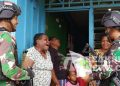 Hadirkan Senyuman, Satgas Yonif 310/KK Kunjungi Kampung Perbatasan
