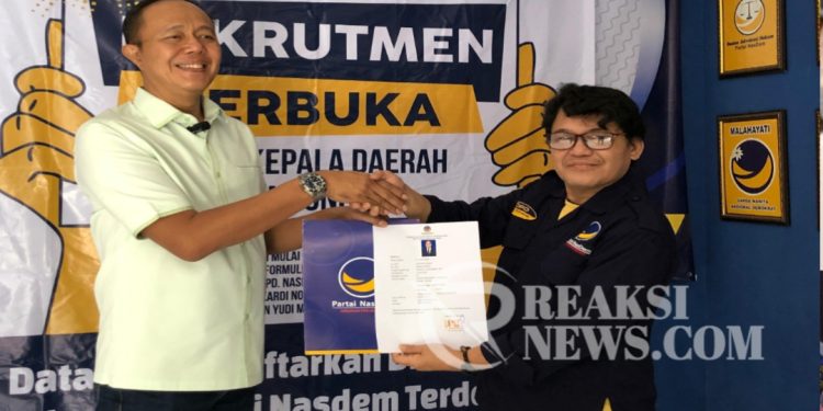 H. Ayep Zaki Serahkan Formulir Pendaftaran Sebagai Bacalon Wali Kota Sukabumi di Terima Oleh DPD Partai Nasdem Kota Sukabumi