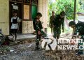 Bangun Hubungan Sosial Yang Kuat Antara TNI-Rakyat, Satgas Yonif 310/KK Bantu Carles Swo !