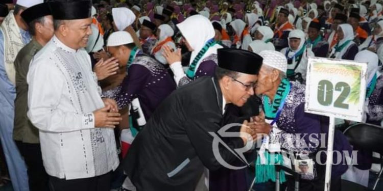 Sekda Kabupaten Sukabumi, Lepas Jemaah Calon Haji Kloter 14
