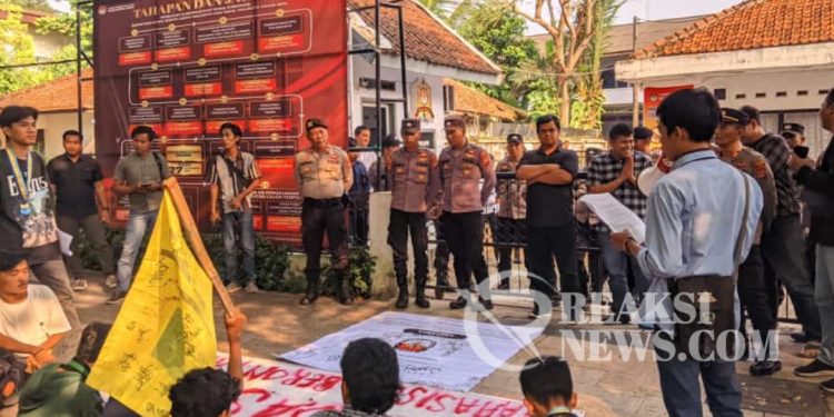 Aksi Demokrasi Mahasiswa, Menuntut KPU Lebak Bersikap Adil Dalam Pilkada Serentak