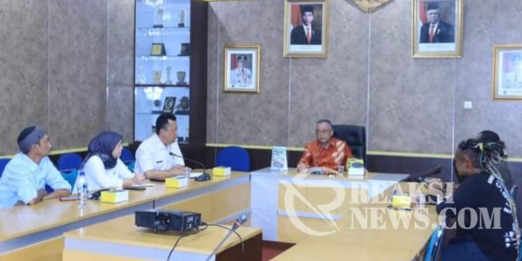 Wabup Bersama Komunitas Cimaja Surfing Cimaja Membahas Persiapan Event Cimaja Surf Festival 2024