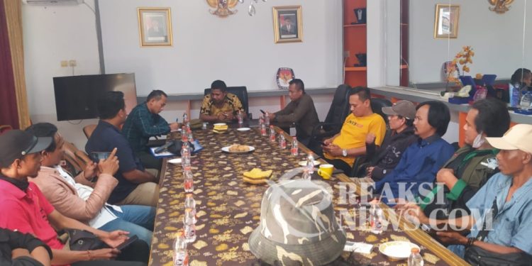 Sejumlah Media Yang Tergabung Di Team Jorelat Datangi Komisi Pemilihan Umum Daerah (KPUD) Kabupaten Sukabumi