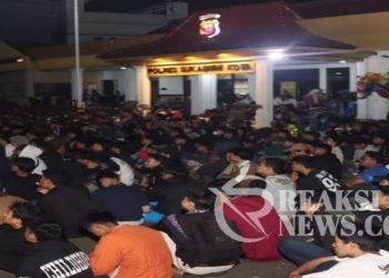 Nobar Laga Final Leg Kedua Championship Series, Ratusan Bobotoh Padati Polres Sukabumi Kota