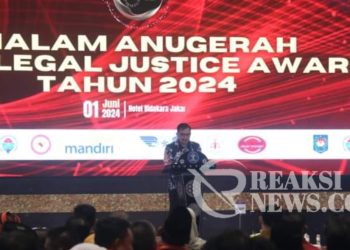 Kepala Desa Cikurutug Cireunghas, Raih Penghargaan NLP Pada Paralegal Justice Award