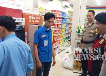 Patroli Sambang Karyawan Alfamart dan Indomaret Beri Himbauan Kamtibmas