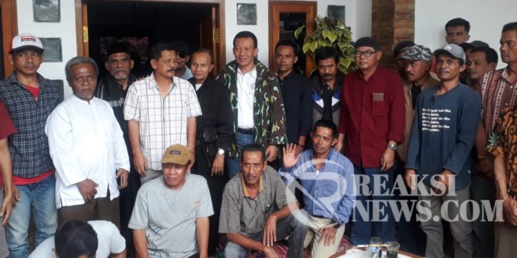 Calon Bupati Sukabumi Habib Mulki Bersilaturahmi dengan Tokoh Desa Kertajaya