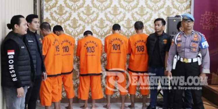 14 Tersangka Diamankan Polri, Pelaku Perburuan Badak Liar di TNUK