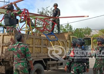Taman Bermain Hasil Karya Prajurit 310 Untuk Anak-Anak Di Pedalaman Papua