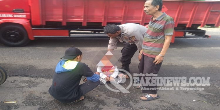 Aksi Heroik Anggota Polsek Cibadak Selamatkan, Bocah Nyaris Terserempet Kendaraan
