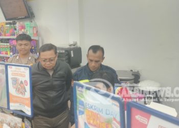 Patroli sambang Karyawan Alfamart dan Indomaret beri himbauan kamtibmas