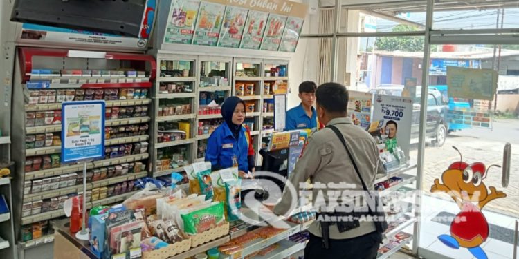 Patroli Sambang Alfamart dan Indomaret Beri Himbauan Kamtibmas
