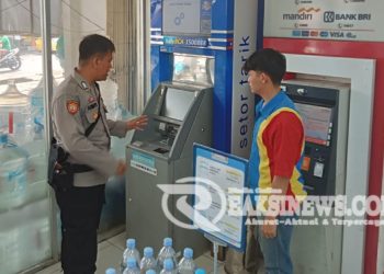 Pantau Dan Cek Mesin ATM oleh Anggota Patroli dan Bhabinkamtibmas Polsek Lembursitu Polres Sukabumi Kota