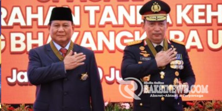 Menhan Prabowo Subianto Terima Penghargaan Tanda Kehormatan Bintang Bhayangkara Utama Polri