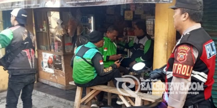 Giat Patroli Dialogis dengan Ojeg Online di Siang Hari