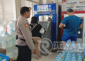 Anggota Patroli Polsek Lembursitu Polres Sukabumi Kota Pantau Dan Cek Mesin Atm