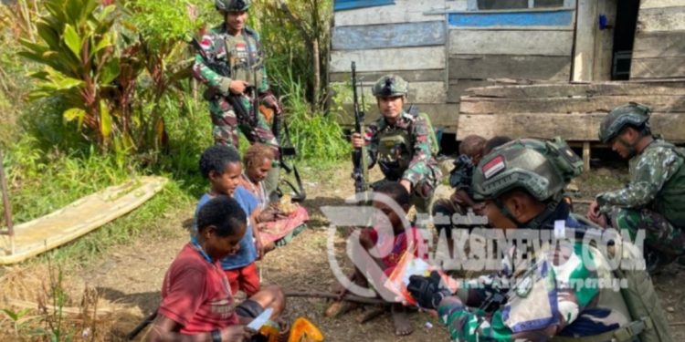 Satuan Koops Habema Patroli Sambil Pengobatan Keliling di Intan Jaya, Warga Bilogai Sambut Gembira