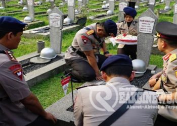 Jelang Peringatan HUT Bhayangkara Ke-78, Dankorbrimob Polri Ziarah Dan Tabur Bunga