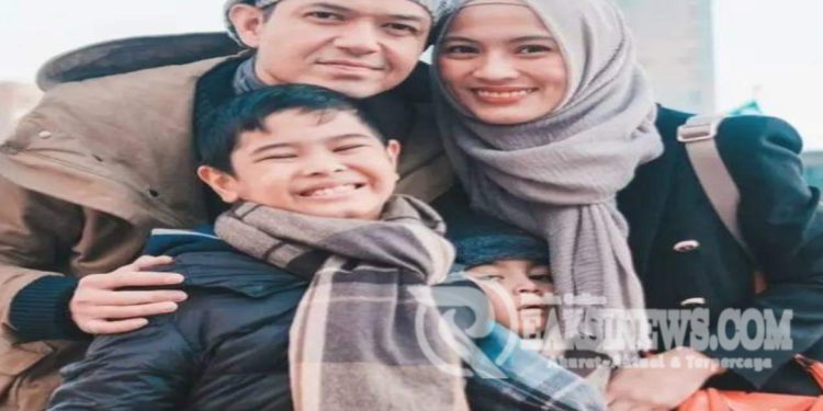 Tips Harmonis Rumah Tangga Dude Harlino dan Alyssa Soebandono