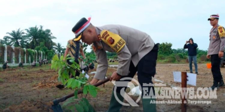 Hari Bhayangkara Tahun 2024, Polda Aceh Lakukan Bakti Sosial Menanam Seribu Pohon
