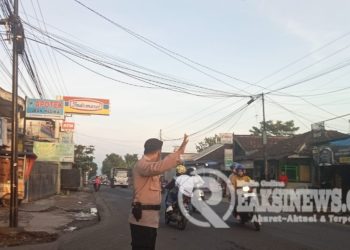 Polsek Lembursitu Pelayanan Prima Rutin Gatur Pagi di Jalan Simpang Merdeka