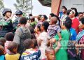 Tak Hanya Ibadah Bersama, Satgas Yonif 310/KK Bagikan Keceriaan Pada Umat Gereja di Pegunungan Bintang