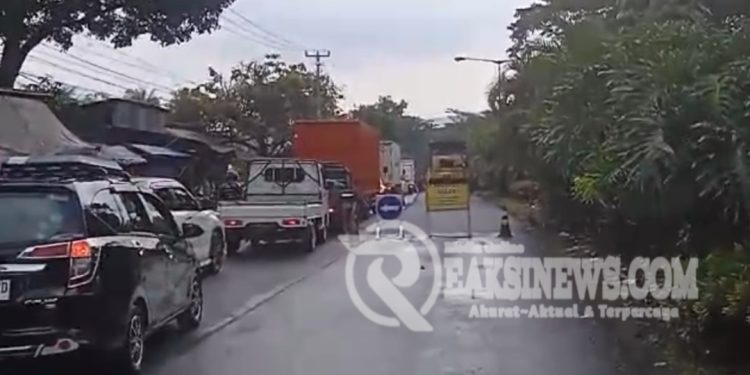 Gokil! Proyek Pengaspalan Jalan Lingsel Diduga Tak Ada Papan Proyek, Padahal itu wajib. Ini dasar Hukumnya