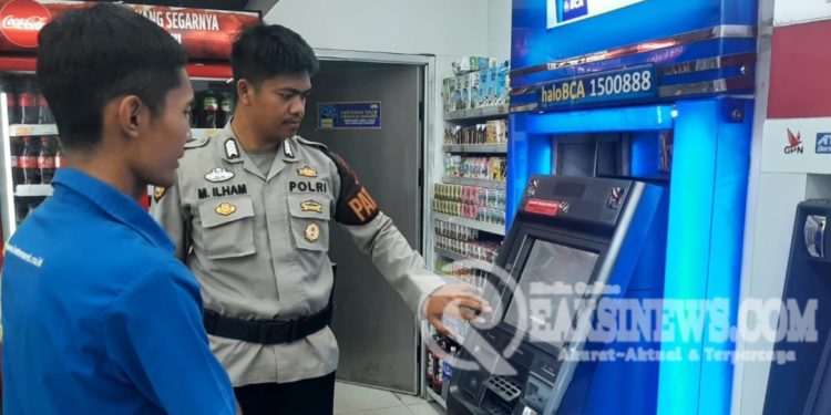 Pantau dan Cek Mesin ATM oleh Anggota patroli Polsek Lembursitu Polres Sukabumi Kota
