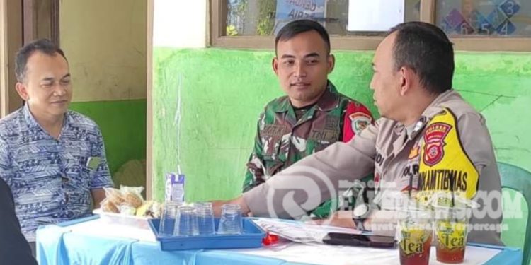 Hadir Ditengah Warga, Bhabinkamtibmas Berikan Rasa Aman Warga Cibodas