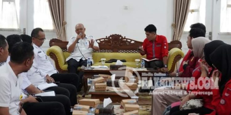 Kabag Hukum Sekda Menerima BEM Fakultas Hukum UMMI Bahas Program Bina Desa