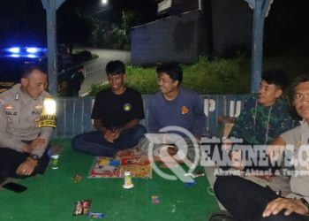 Melalu Sambang Pos Kamling, Anggota Polsek Lembursitu Sampaikan Pesan Kamtibmas
