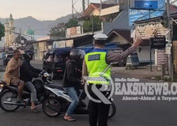 Wujudkan tertib berlalulintas, Polsek Baros giatkan pelayanan pagi