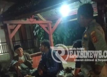 Intensifkan Patroli Malam Hari, Polsek Baros Sambangi Poskamling Jayamekar Pastikan Masyarakat Kondusif