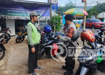 Patroli Sambang dan Dialogis Juru Parkir Menyampaikan Pesan Kamtibmas