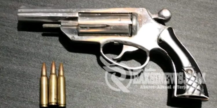 Patuh Hukum, Warga Desa Purnajaya Serahkan Senpi Rakitan Dan Amunisi