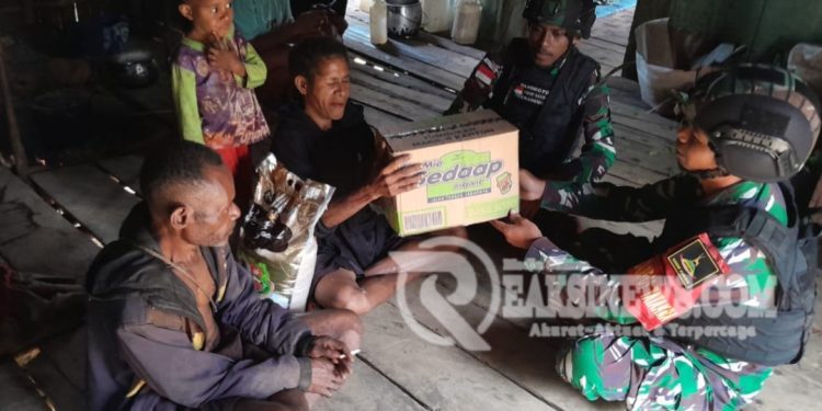 Satgas Yonif 310/KK Terus Galakan Program Keluarga Asuh Di Perbatasan