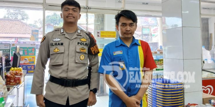Patroli sambang Alfamart dan Indomaret beri himbauan kamtibmas