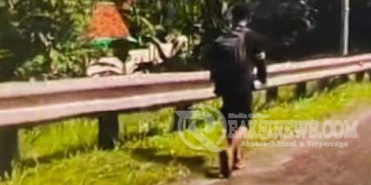 Polri Beri Tumpangan Pejalan Kaki di Tol Pubaleunyi