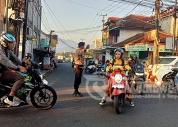 Wujudkan Kamtibcarlantas, Polsek Lembursitu Efektifkan Personil Laksanakan Gatur Pagi