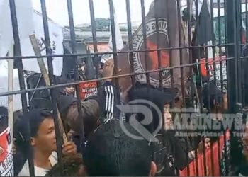 Puluhan Aksi Massa Demo di Depan Kejaksaan Kab Sukabumi, Teriak Tuntut Ini
