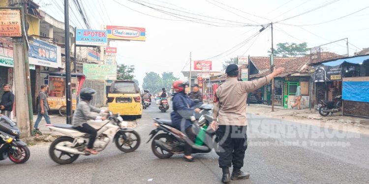 Pelayanan Prima Rutin Gatur Pagi Polsek Lembursitu