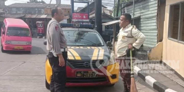 Guna menciptakan keamanan dan kondusif, Kapolsek Citamiang Patroli Dialogis dan Sambangi Security SPBU Pertamina Kota Sukabumi