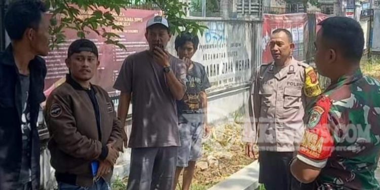 Sinergitas TNI-Polri Sambang Warga Jayamekar Laksanakan Jum’at Bersih