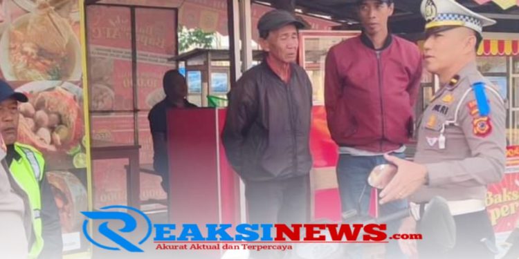 Unit Lantas Baros Sambang Ojek Pangkalan Garuda Baros Memberikan Sosialisasi Ops Patuh Lodaya 2024