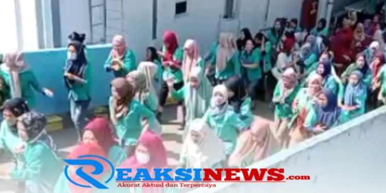 Heboh.! Ribuan Karyawan Berhamburan Keluar Gedung Pabrik Youngjin, Akibat Kesurupan Massal