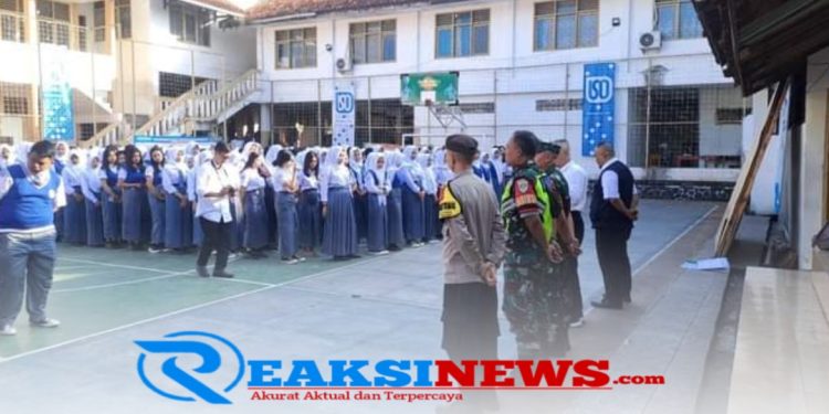 Sinergitas TNI Polri Melaksanakan Pelatihan PBB Kepada Siswa Siswi SMK PGRI Kota Sukabumi
