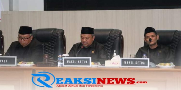 Bupati Sukabumi Hadiri Rapat Paripurna Agenda Pengambilan Keputusan atas Tiga Raperda